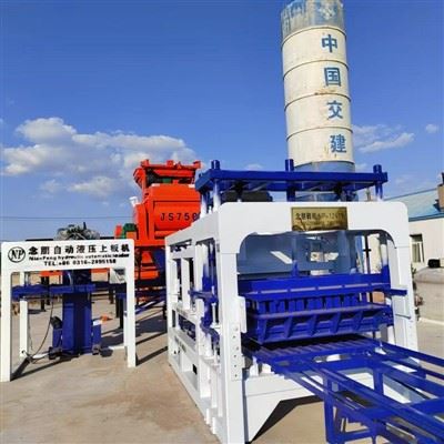 Bangladeş'te Blok Yapma Makinesi